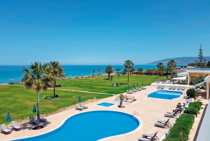 Natura Beach Hotel & Villas