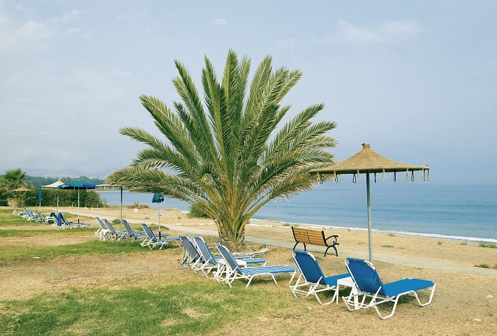 Natura Beach Hotel & Villas