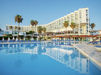 Leonardo Plaza Cypria Maris Beach Hotel & Spa