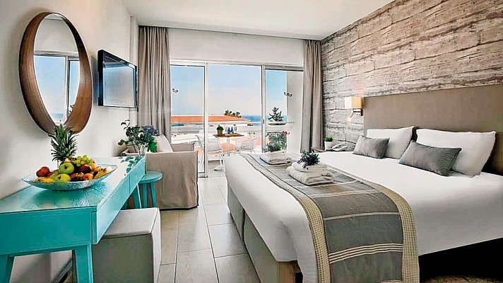 Leonardo Plaza Cypria Maris Beach Hotel & Spa