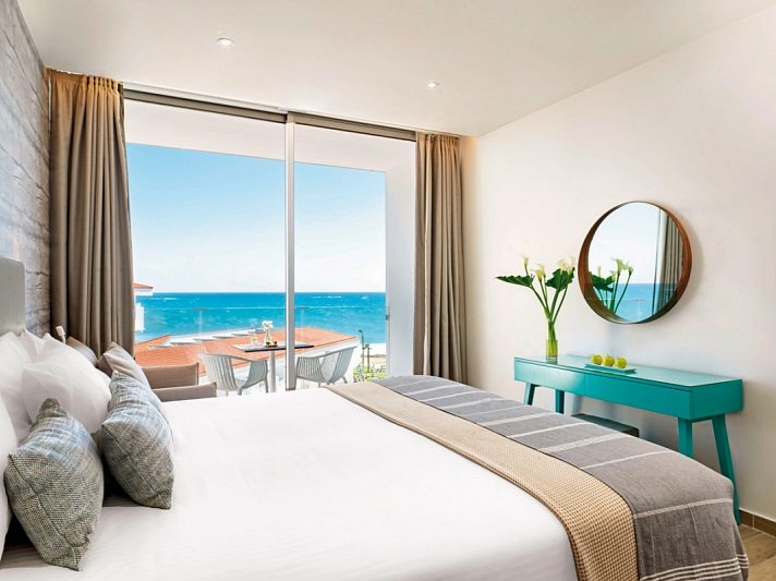 Leonardo Plaza Cypria Maris Beach Hotel & Spa