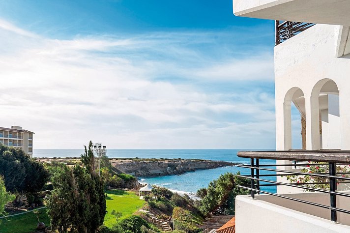 Coral Beach Hotel & Resort