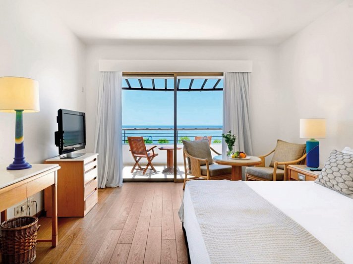 Coral Beach Hotel & Resort