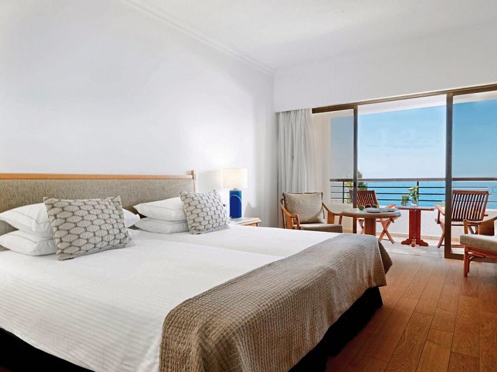 Coral Beach Hotel & Resort