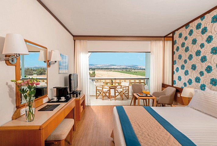 Constantinou Bros Athena Royal Beach - Wohnbeispiel Classic-Doppelzimmer Landblick (Zimmercodierung DBL)