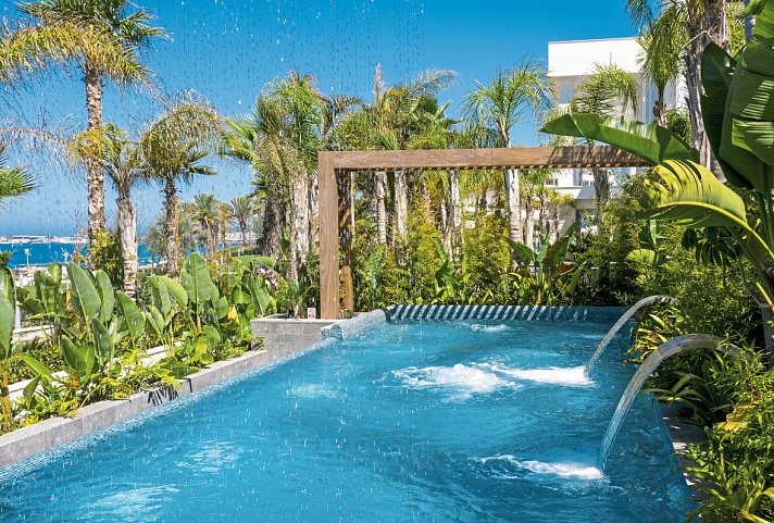 Amavi MadeForTwo Hotels