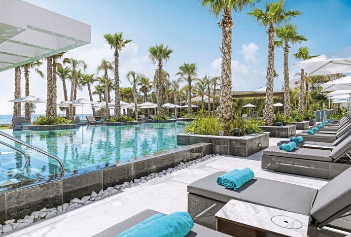 Amavi MadeForTwo Hotels