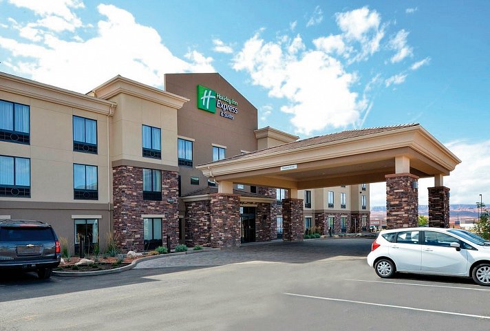 Holiday Inn Express & Suites Page