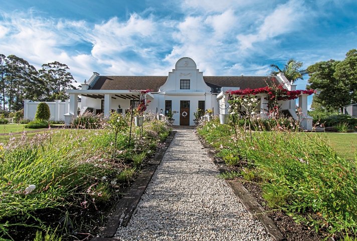 Lairds Lodge Country Estate