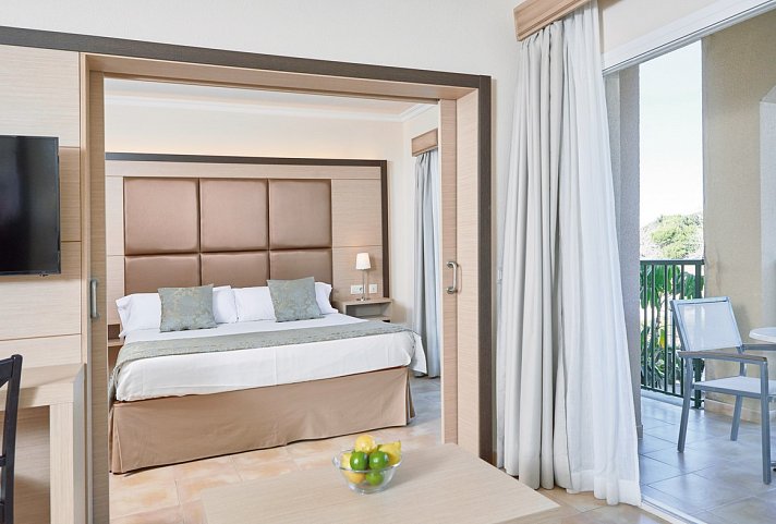 Zafiro Cala Mesquida - Wohnbeispiel Suite 1 Schlafzimmer (Zimmercodierungen AB1, AB3, A1Q, A2Q, AB2, AB4, A1P, A3P, A2P, A4P, A1N, A2N, OV1 & OV2)