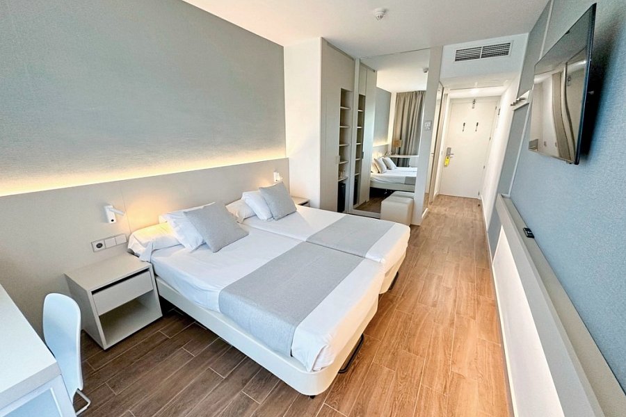 Eix Platja Daurada & Spa - Wohnbeispiel Doppelzimmer (Zimmercodierungen DB1, DB2, DC1, DC2, D1N, D2N, DB3, DB4, DC3, DC4, D3N, DC6 & D4N)