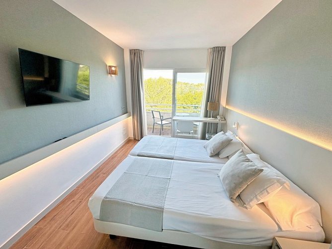 Eix Platja Daurada & Spa - Wohnbeispiel Doppelzimmer (Zimmercodierungen DB1, DB2, DC1, DC2, D1N, D2N, DB3, DB4, DC3, DC4, D3N, DC6 & D4N)