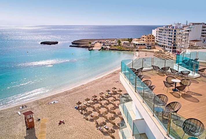 Universal Hotel Perla