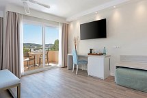 Valentin Somni Hotel & Suites - Wohnbeispiel Doppelzimmer Silver Premium Poolblick (Zimmercodierung DM1)