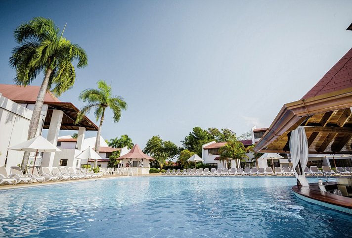 BlueBay Villas Doradas
