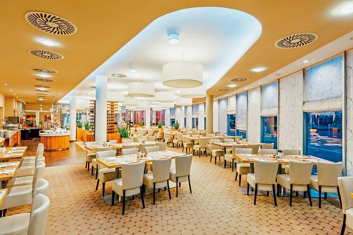 Aqua Palace