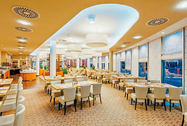 Aqua Palace