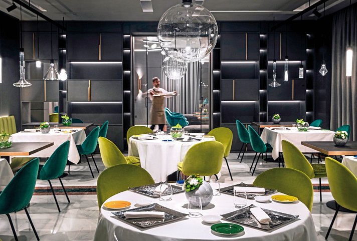 Plaza e De Russie - Restaurant Lunasia