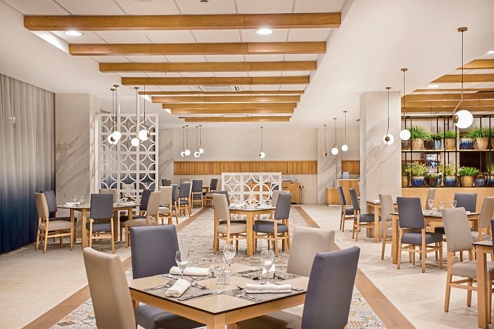 Serenade Punta Cana Beach & Spa Resort