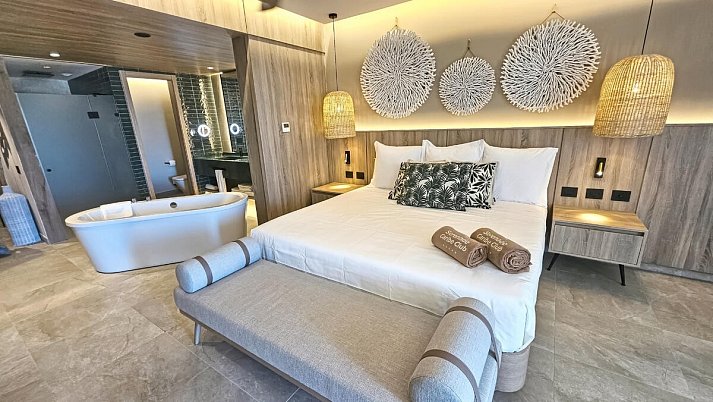Serenade Caribe Club Family Beach Resort - Modellbild Elite Junior Suite (Zimmercodierungen JLG & JLQ)
