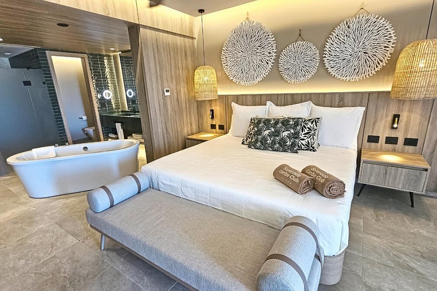 Serenade Caribe Club Family Beach Resort - Modellbild Elite Junior Suite (Zimmercodierungen JLG & JLQ)