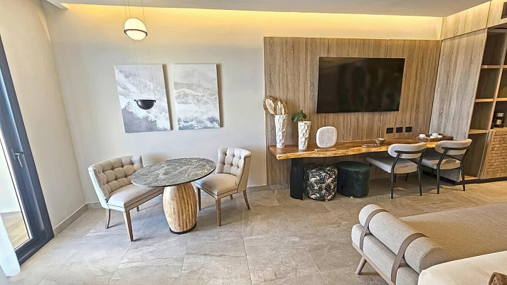 Serenade Caribe Club Family Beach Resort - Modellbild Elite Junior Suite (Zimmercodierungen JLG & JLQ)
