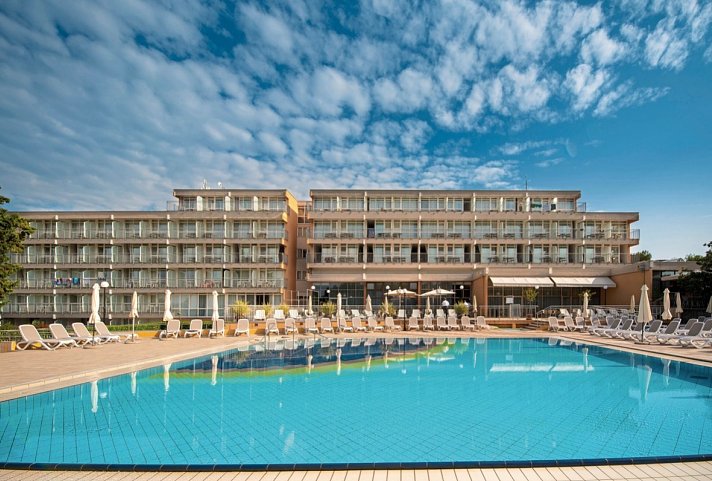 Arena Hotel Holiday