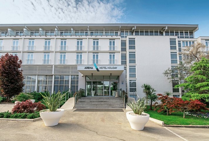 Arena Hotel Holiday
