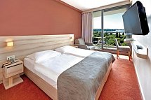 Materada Plava Laguna - Wohnbeispiel DZ Superior Meerblick mit Schlafsofa (Zimmercodierung DSM)