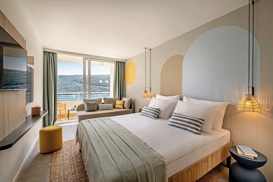 Sunny Rabac by Valamar - Wohnbeispiel Zimmer für 2 plus 1 Meerseite (Zimmercodierung TBC)