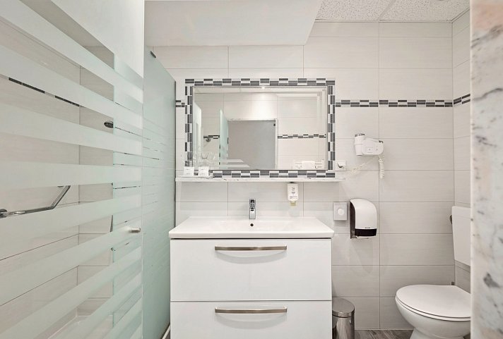 Hedera - Beispiel Bad (Zimmercodierungen D1C, DB2 & DBC)