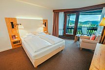 Vier Jahreszeiten am Schluchsee - Wohnbeispiel Queensize Waldseite (Zimmercodierung DB1)