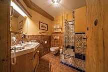 Burghotel Castillo Alcazar - Wohnbeispiel Standardzimmer (Zimmercodierungen DB1, EB1, TB1, RB1, DX1, EX1, TX1, RX1, DX2, EX2, TX2, RX2, DS3, ES3, TS3, RS3, FB1, FX1, FX2, FX3, XB1, XB2, XB3 & XB4)