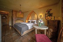 Burghotel Castillo Alcazar - Wohnbeispiel Standardzimmer (Zimmercodierungen DB1, EB1, TB1, RB1, DX1, EX1, TX1, RX1, DX2, EX2, TX2, RX2, DS3, ES3, TS3, RS3, FB1, FX1, FX2, FX3, XB1, XB2, XB3 & XB4)