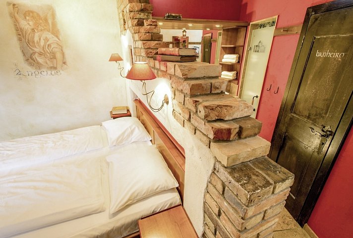 Erlebnishotel Santa Isabel - Wohnbeispiel Standardzimmer (Zimmercodierungen DB1, EB1, TB1, RB1, DX1, EX1, TX1, RX1, DX2, EX2, TX2, RX2, DS3, ES3, TS3, RS3, FB1, FX1, FX2, FX3, DB2, EB2, TB2 & RB2)