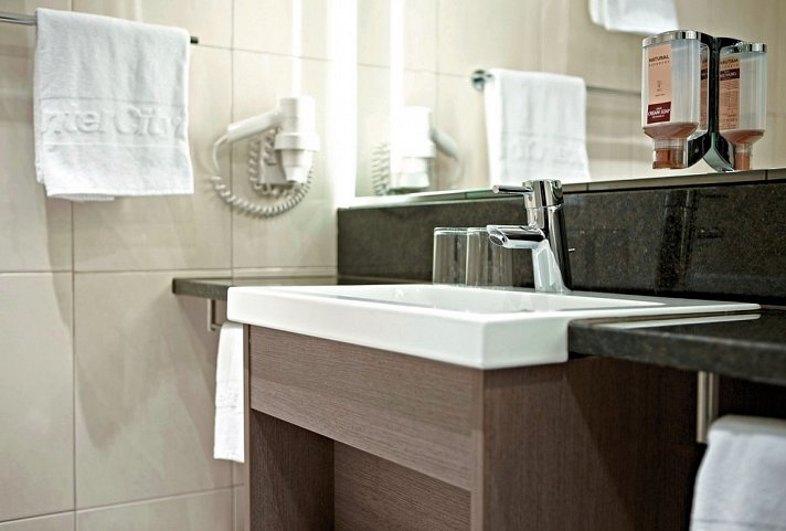 IntercityHotel Mainz - Wohnbeispiel Doppelzimmer Standard (Zimmercodierungen DG1 & DC1)