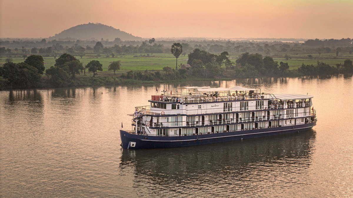 Heritage Line (Jayavarman, Siem Reap - Ho Chi Minh Stadt)