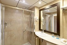 Golden Port Salou & Spa - Badbeispiel Doppelzimmer (Zimmercodierungen DB1, DBP & UM3)