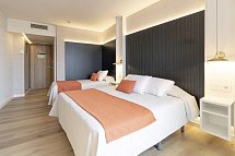Golden Port Salou & Spa - Wohnbeispiel Doppelzimmer Premium oberste Etage (Zimmercodierung UM3)