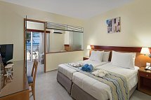 Avra Beach Resort - Wohnbeispiel Familienzimmer Gartenblick (Zimmercodierung F1G)