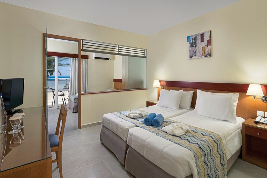 Avra Beach Resort - Wohnbeispiel Familienzimmer Gartenblick (Zimmercodierung F1G)