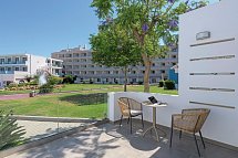 Avra Beach Resort - Wohnbeispiel Familienzimmer Superior Gartenblick (Zimmercodierung FSG)