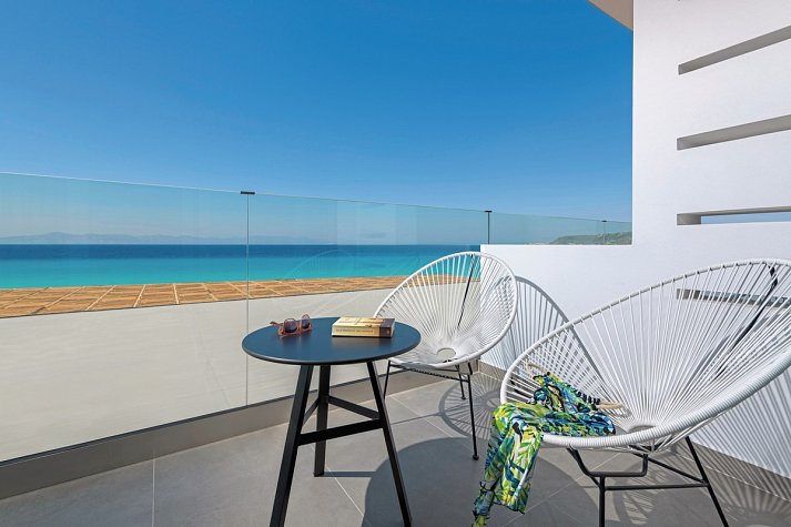 Avra Beach Resort - Wohnbeispiel Familienzimmer Superior Meerblick (Zimmercodierung FSM)