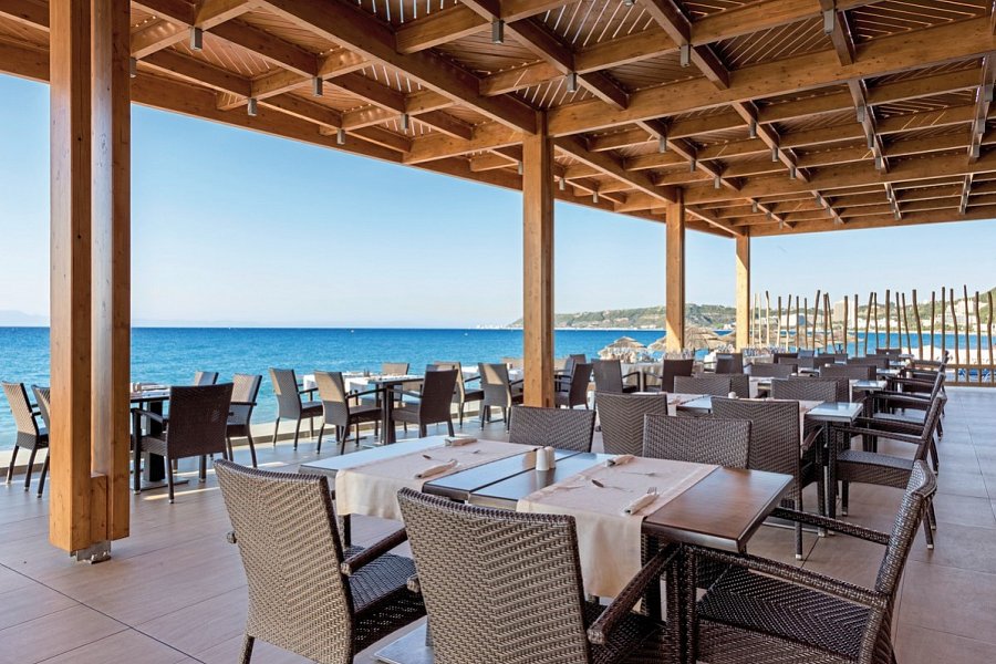 Avra Beach Resort