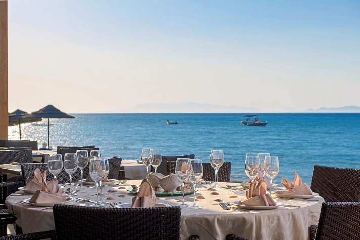Avra Beach Resort