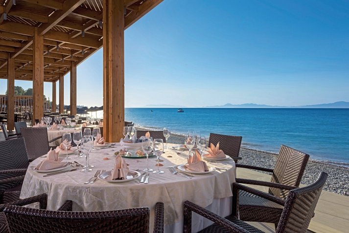 Avra Beach Resort
