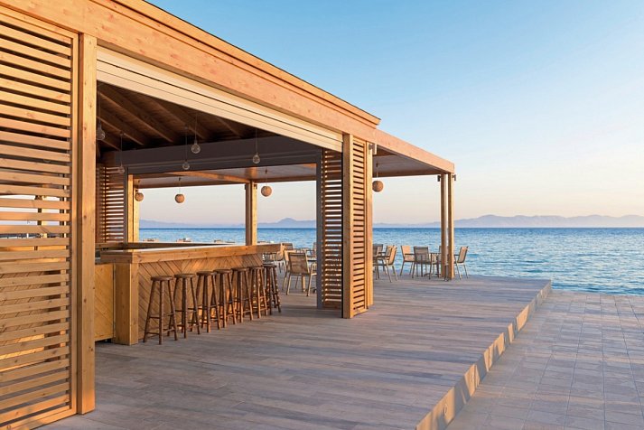 Avra Beach Resort