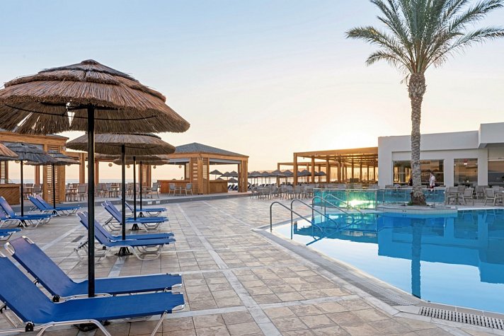 Avra Beach Resort