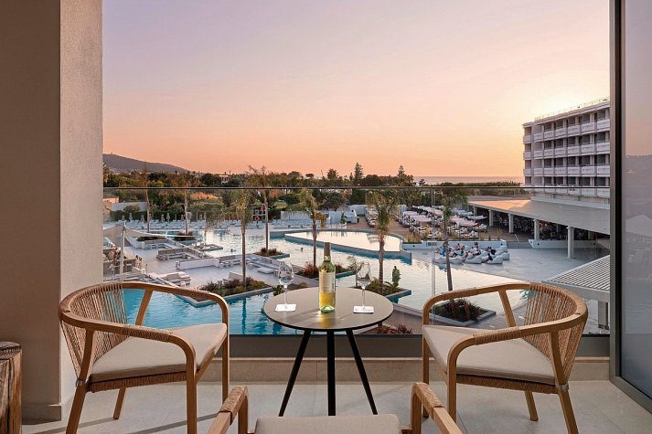 Electra Palace - Wohnbeispiel Juniorsuite Executive Poolblick (Zimmercodierung JTP)