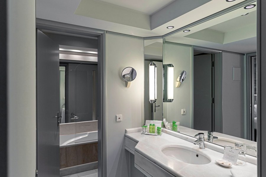 Rodos Park - Badbeispiel Suite Executive (Zimmercodierung WT1)